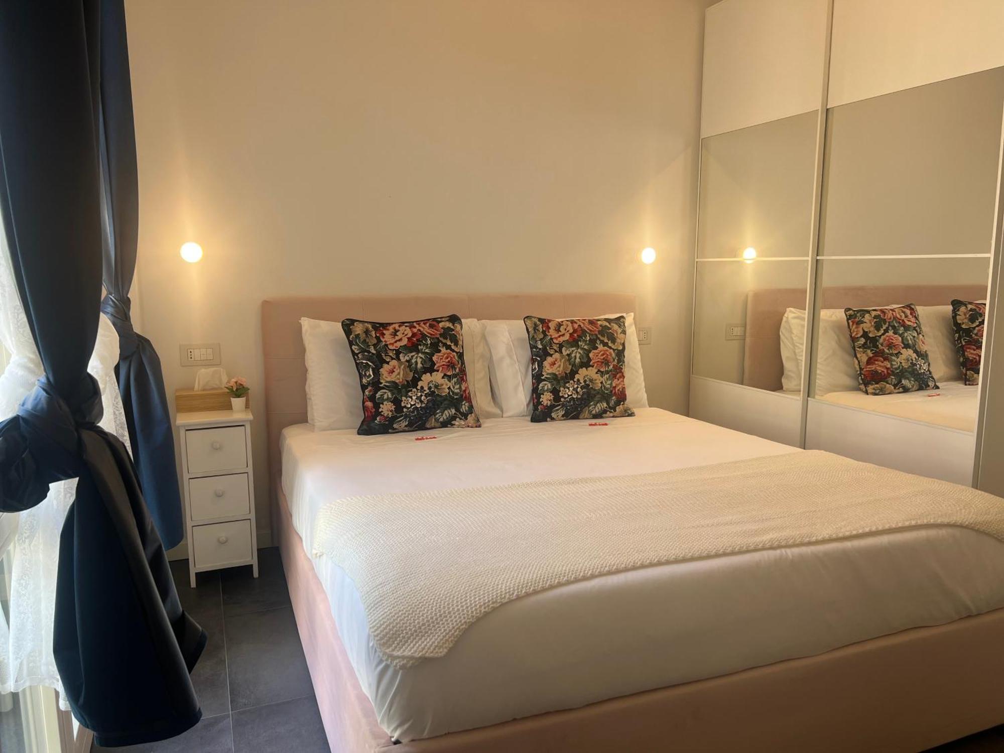 Regina In Melegnano - Wifi, Breakfast Box And Terrace Apartamento *