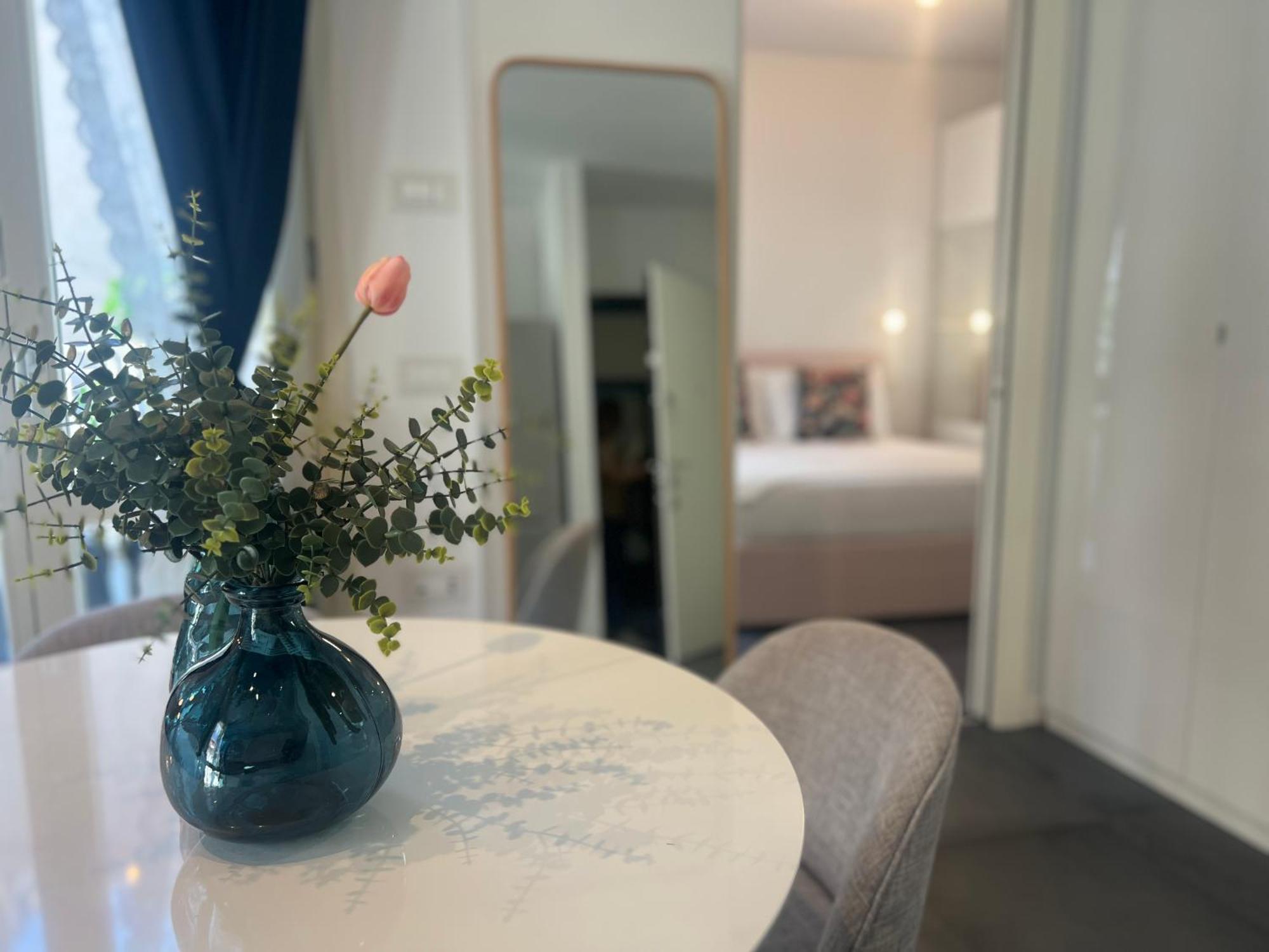 Regina In Melegnano - Wifi, Breakfast Box And Terrace Apartamento