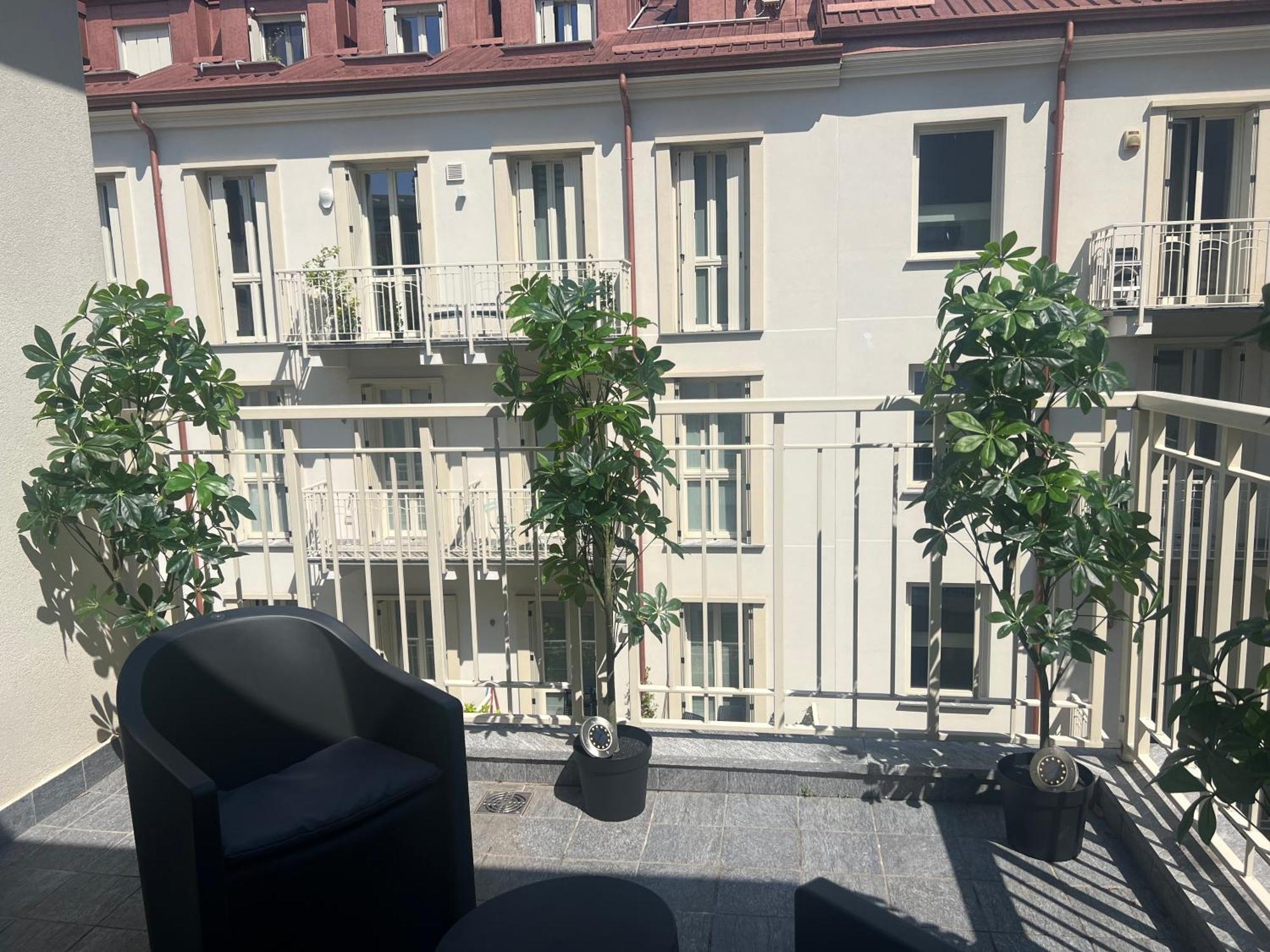 Regina In Melegnano - Wifi, Breakfast Box And Terrace Apartamento Milán